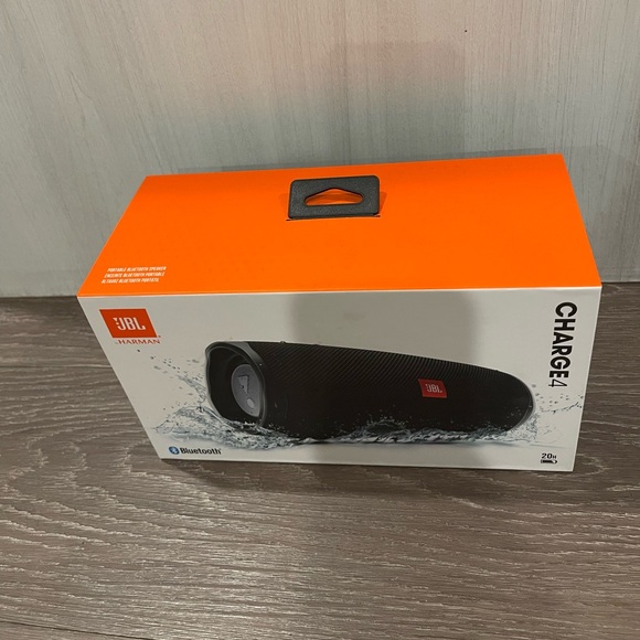 JBL Charge 4 - Portable Bluetooth speaker - Black - Picture 4 of 5